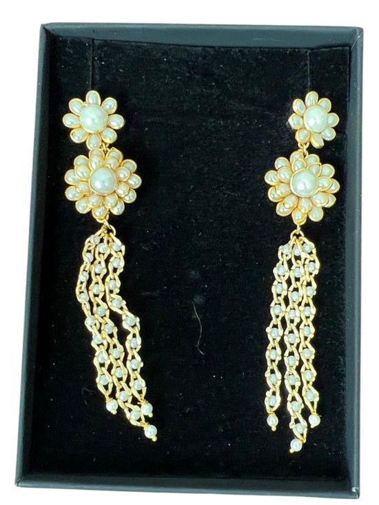 SHASHI Jewelry - SHASHI Pearl Floral Tassel Drop Earrings